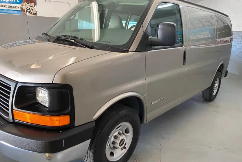 2006 Gmc Savana 2500 photo 1