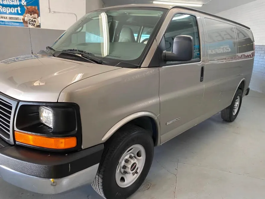 2006 Gmc Savana 2500 photo 1