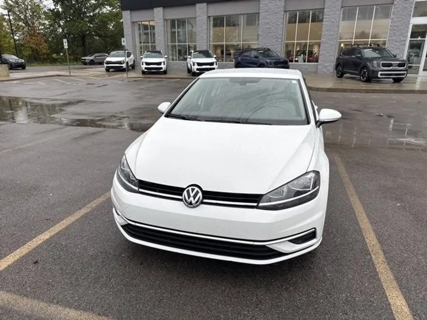 2018 Volkswagen Golf S photo 1