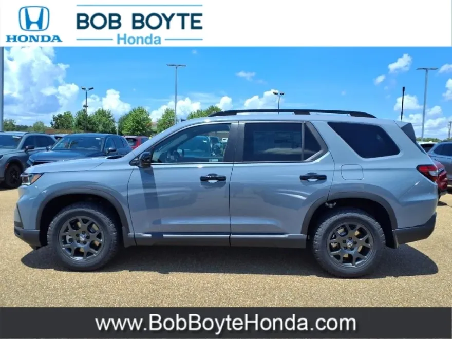 2025 Honda Pilot TrailSport photo 1