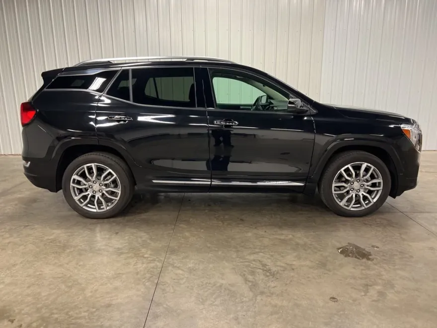2024 Gmc Terrain Denali photo 1