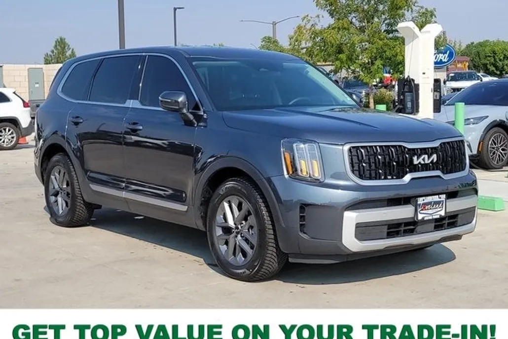 2024 Kia Telluride LX photo 1