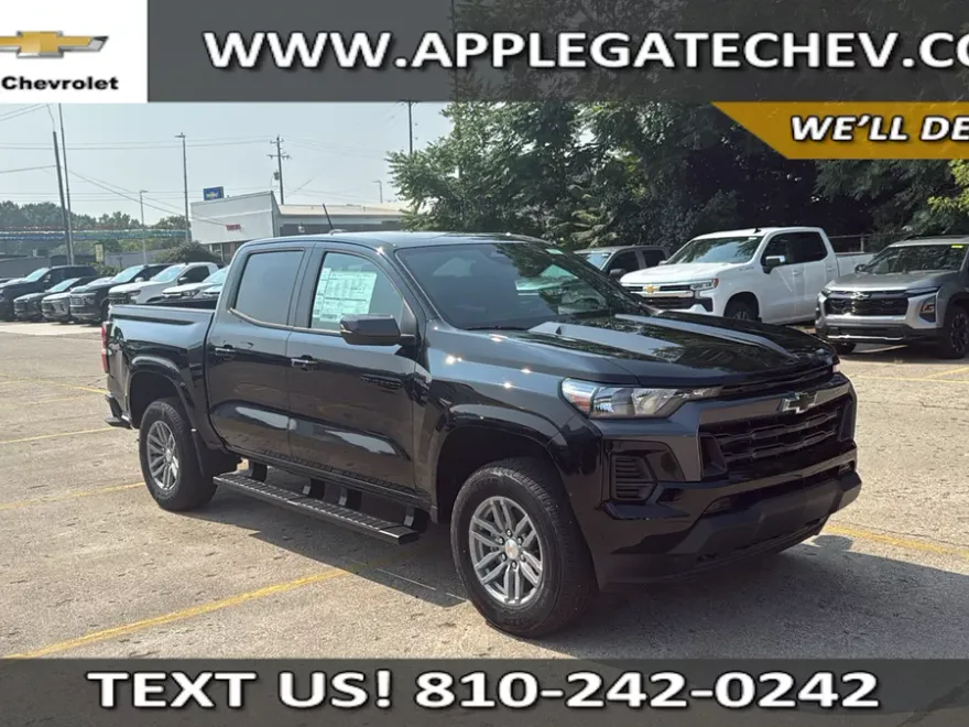 2025 Chevrolet Colorado Work Truck LT photo 1