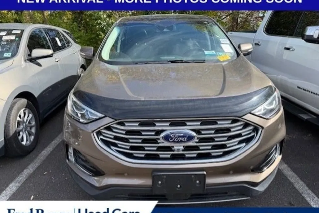 2019 Ford Edge Titanium photo 1
