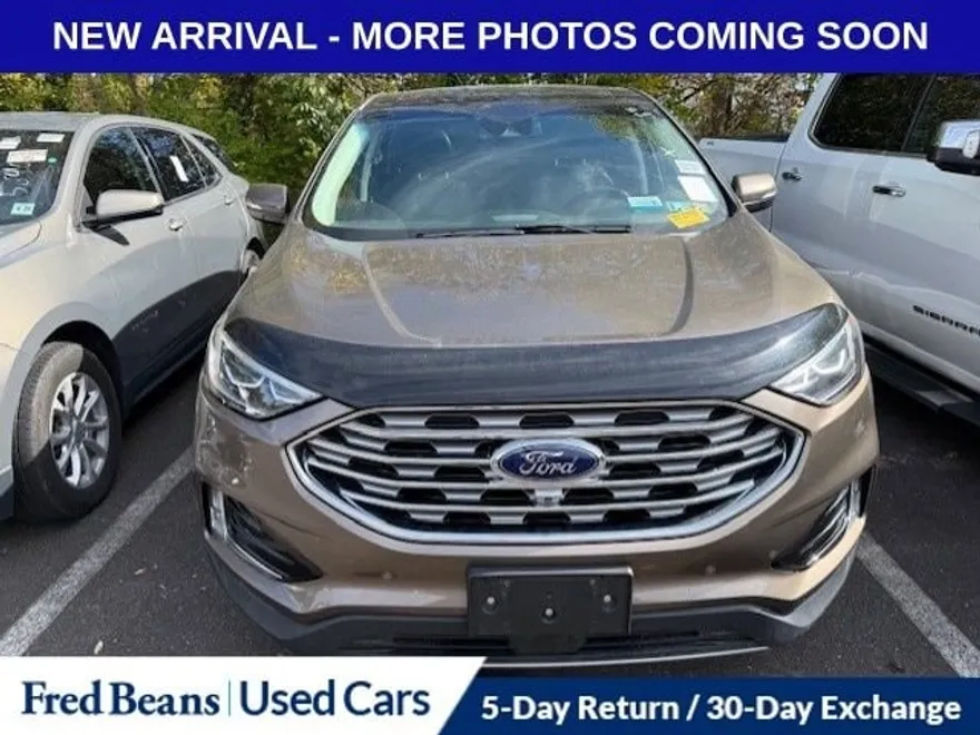 2019 Ford Edge Titanium photo 1
