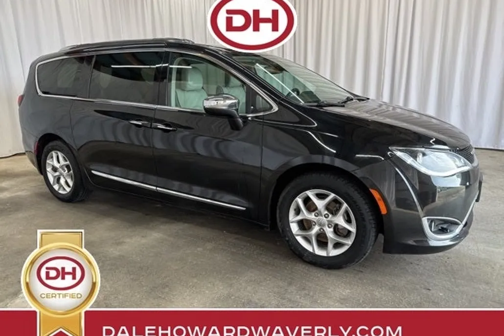 2020 Chrysler Pacifica Limited photo 1