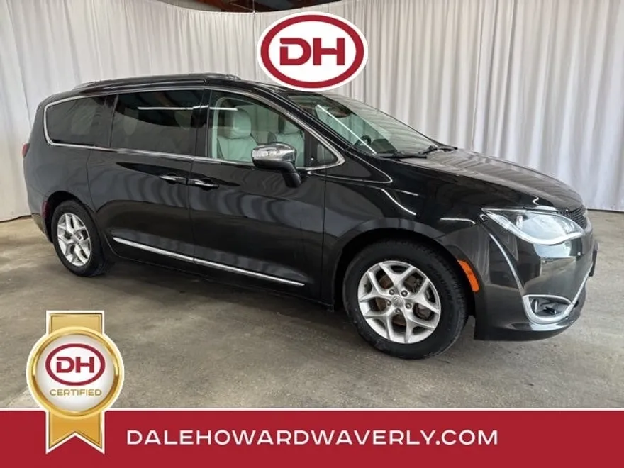 2020 Chrysler Pacifica Limited photo 1