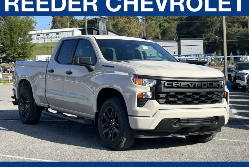 2026 Chevrolet Silverado 1500 Custom photo 1