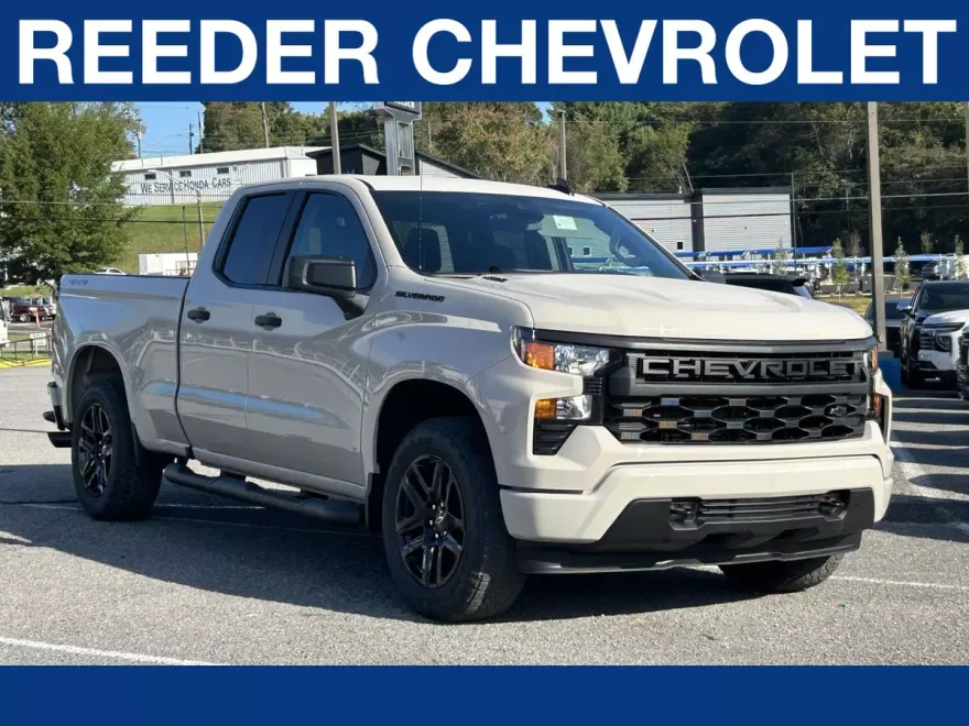 2026 Chevrolet Silverado 1500 Custom photo 1
