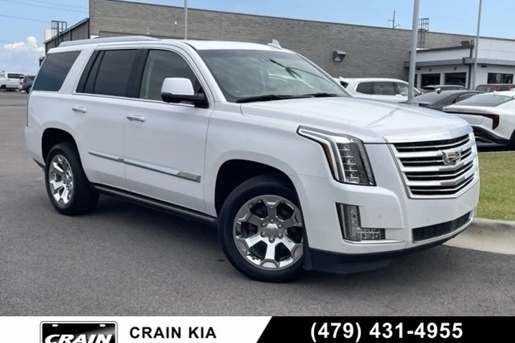 2016 Cadillac Escalade Platinum photo 1