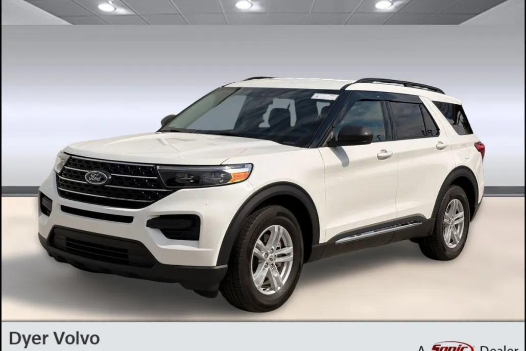 2023 Ford Explorer XLT photo 1
