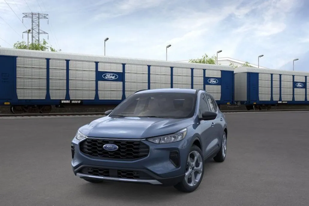 2025 Ford Escape ST-Line photo 1
