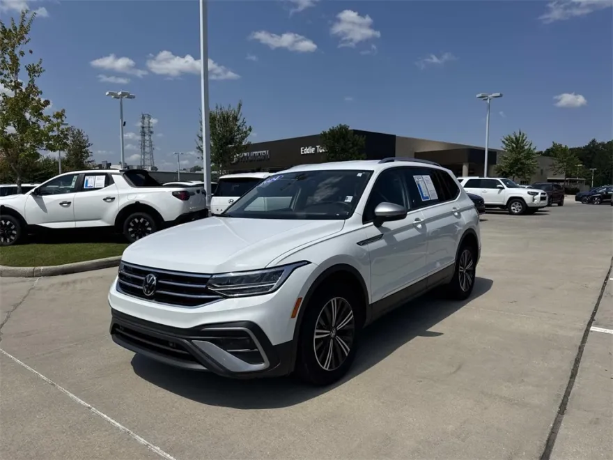 2024 Volkswagen Tiguan Wolfsburg Edition photo 1