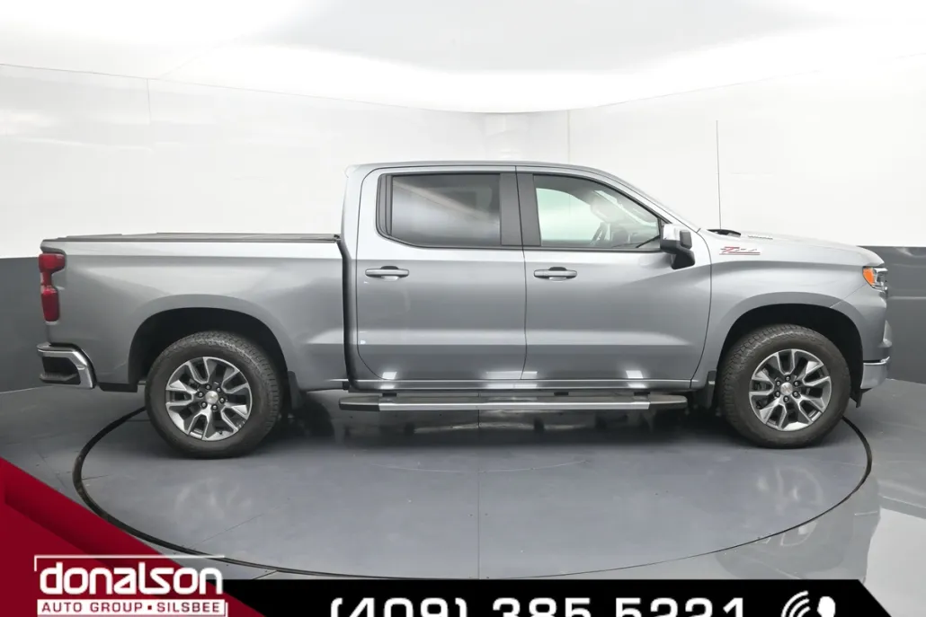 2025 Chevrolet Silverado LT photo 1