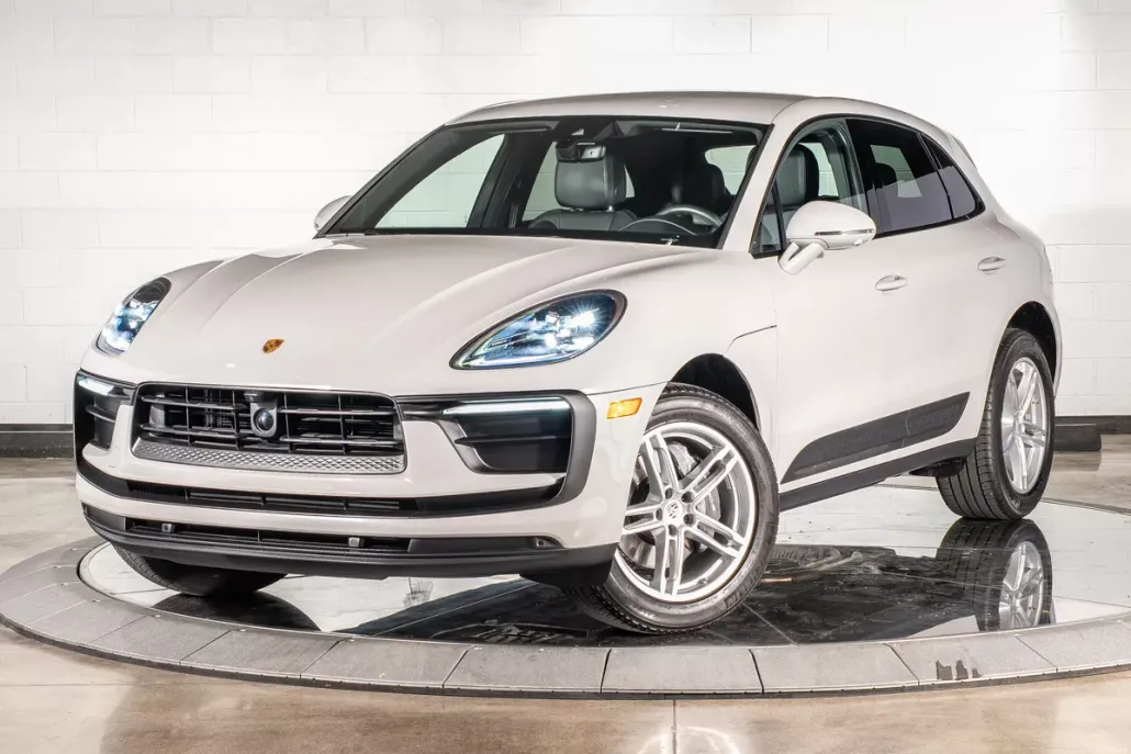 2025 Porsche Macan Base photo 1