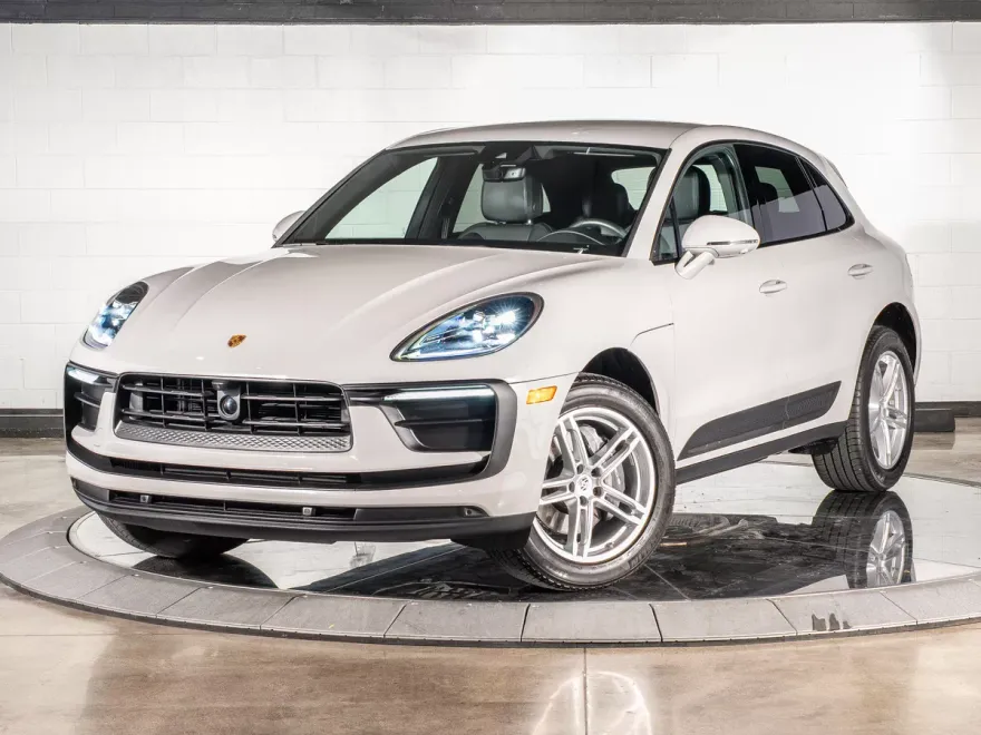 2025 Porsche Macan Base photo 1