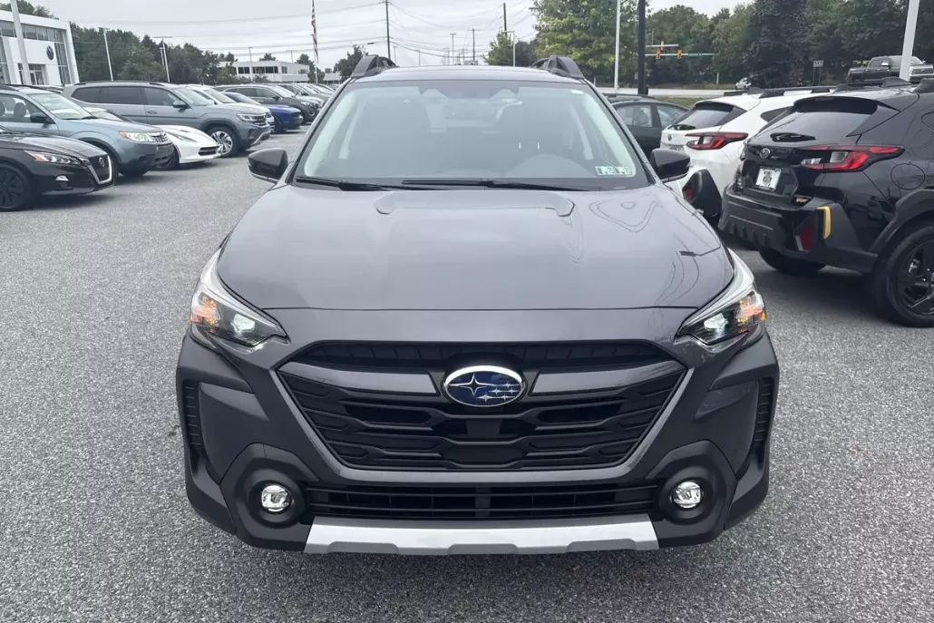 2025 Subaru Outback Limited photo 1