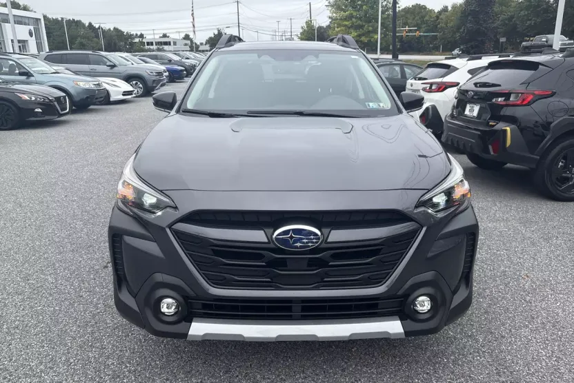 2025 Subaru Outback Limited photo 1