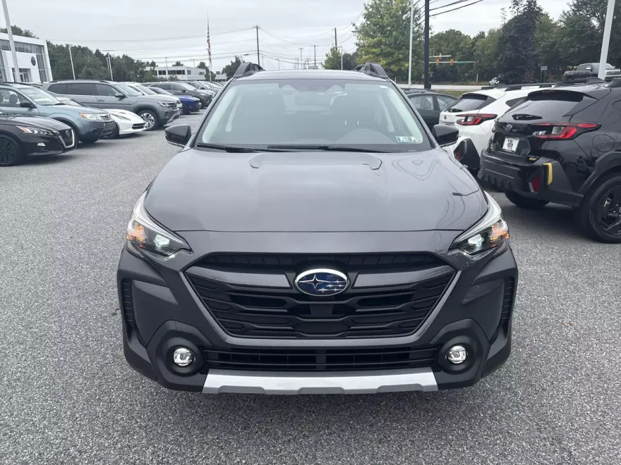 2025 Subaru Outback Limited photo 1