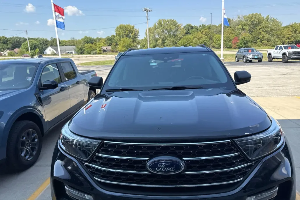 2021 Ford Explorer XLT photo 1
