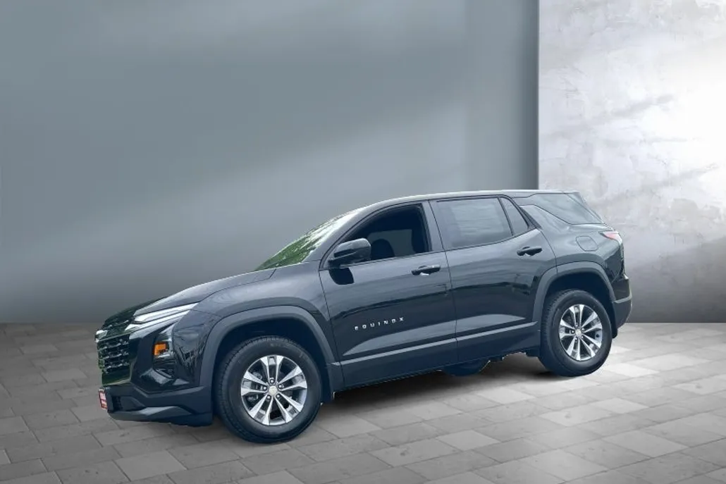 2026 Chevrolet Equinox LT photo 1