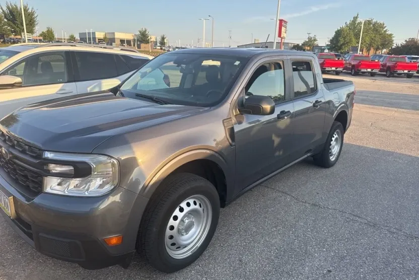 2022 Ford Maverick XL photo 1