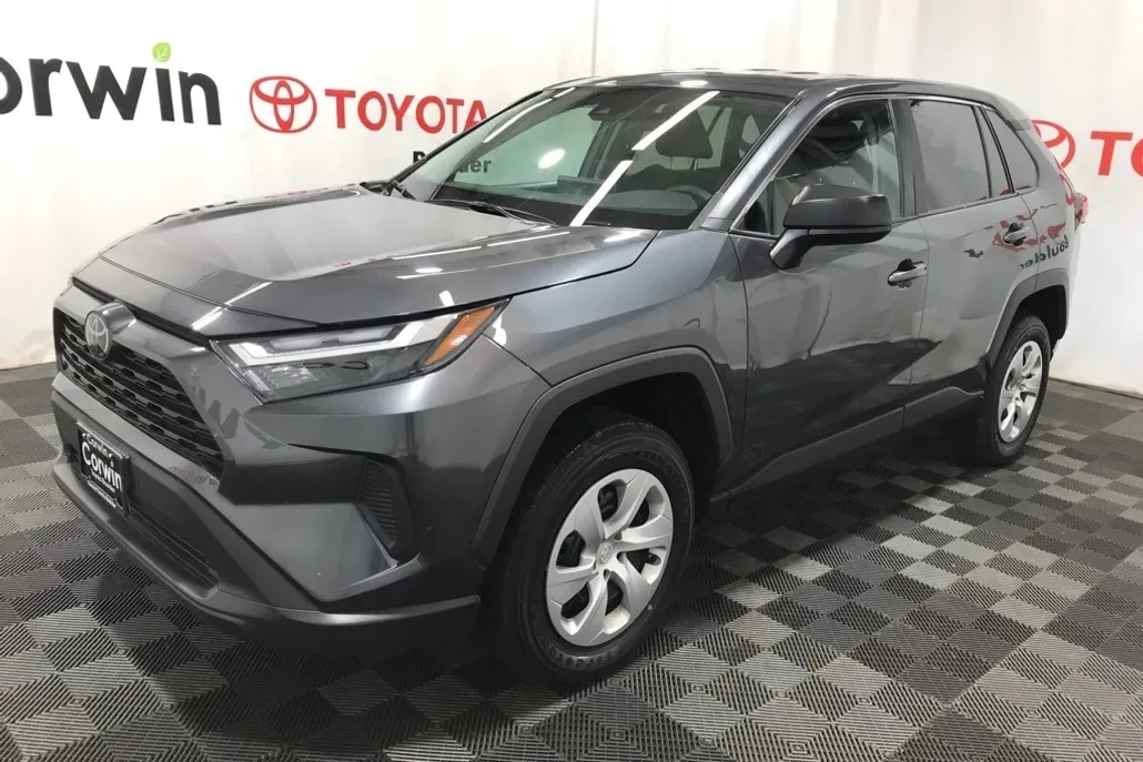 2024 Toyota RAV4 LE photo 1