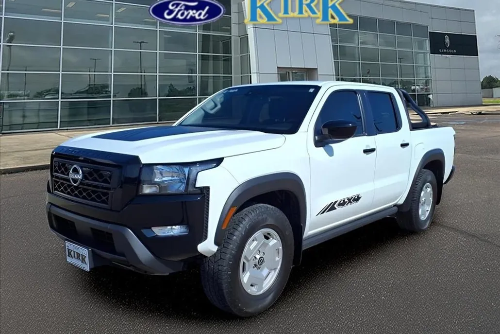 2024 Nissan Frontier SV Crew Cab photo 1
