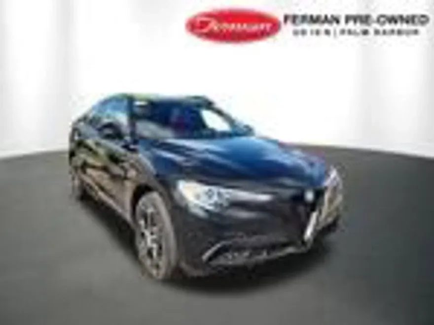 2022 Alfa Romeo Stelvio Ti Sport photo 1