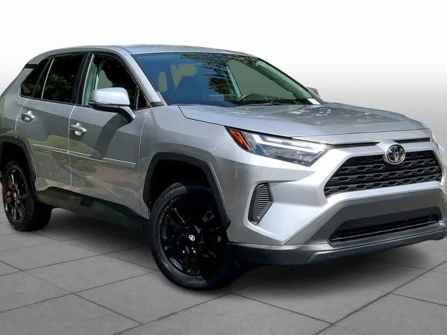 2023 Toyota RAV4 LE photo 1