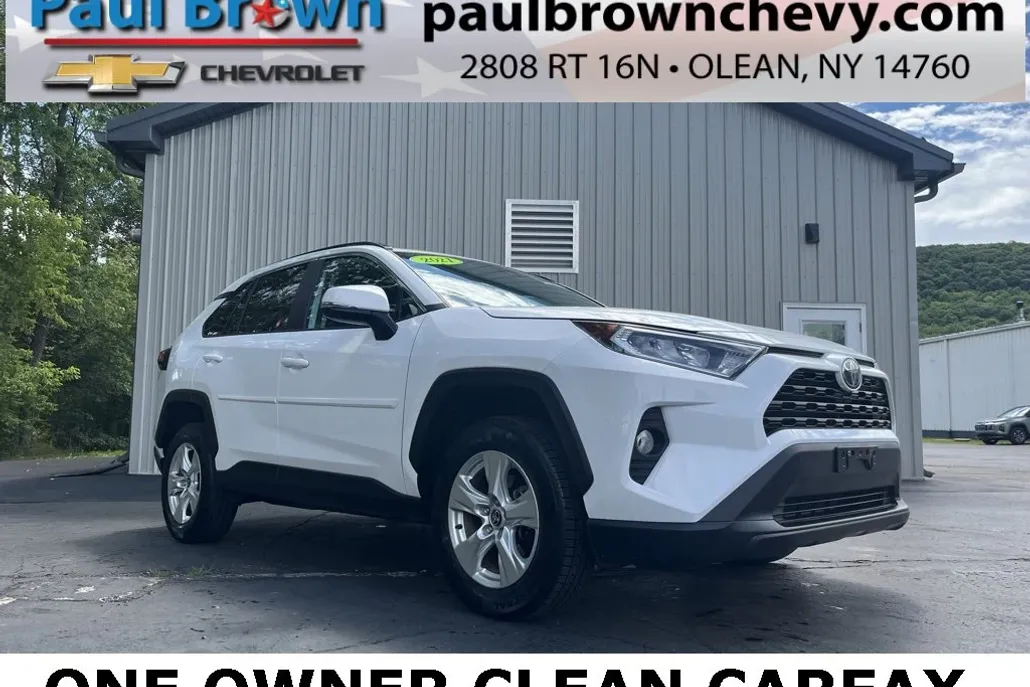 2021 Toyota RAV4 XLE photo 1