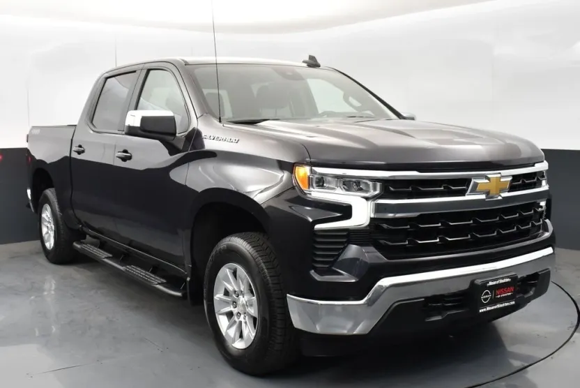 2022 Chevrolet Silverado 1500 LT photo 1