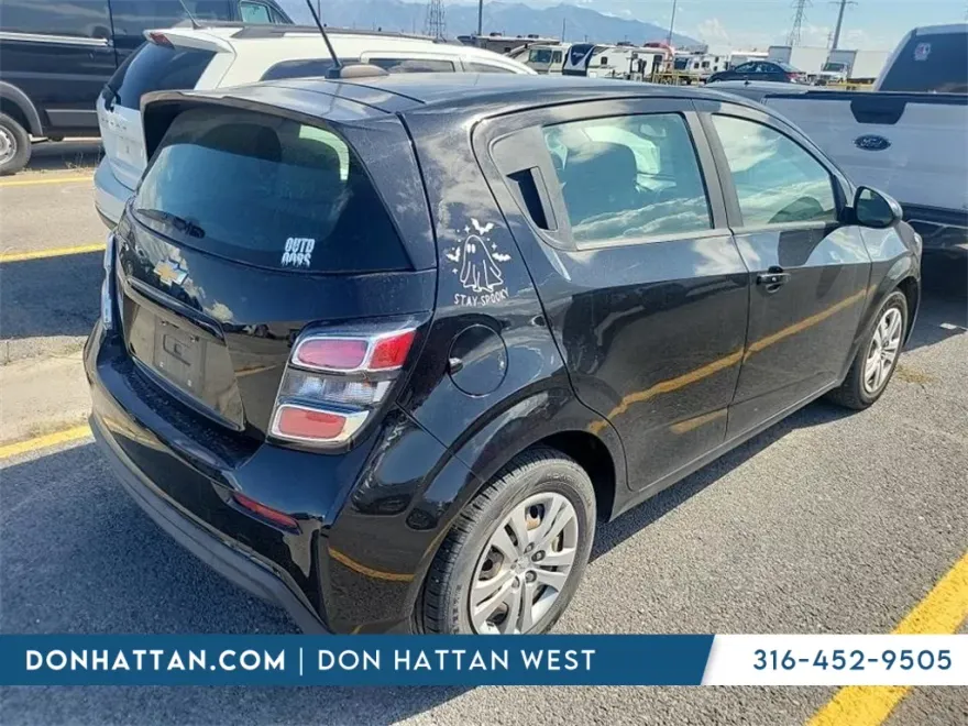2020 Chevrolet Sonic LT photo 1