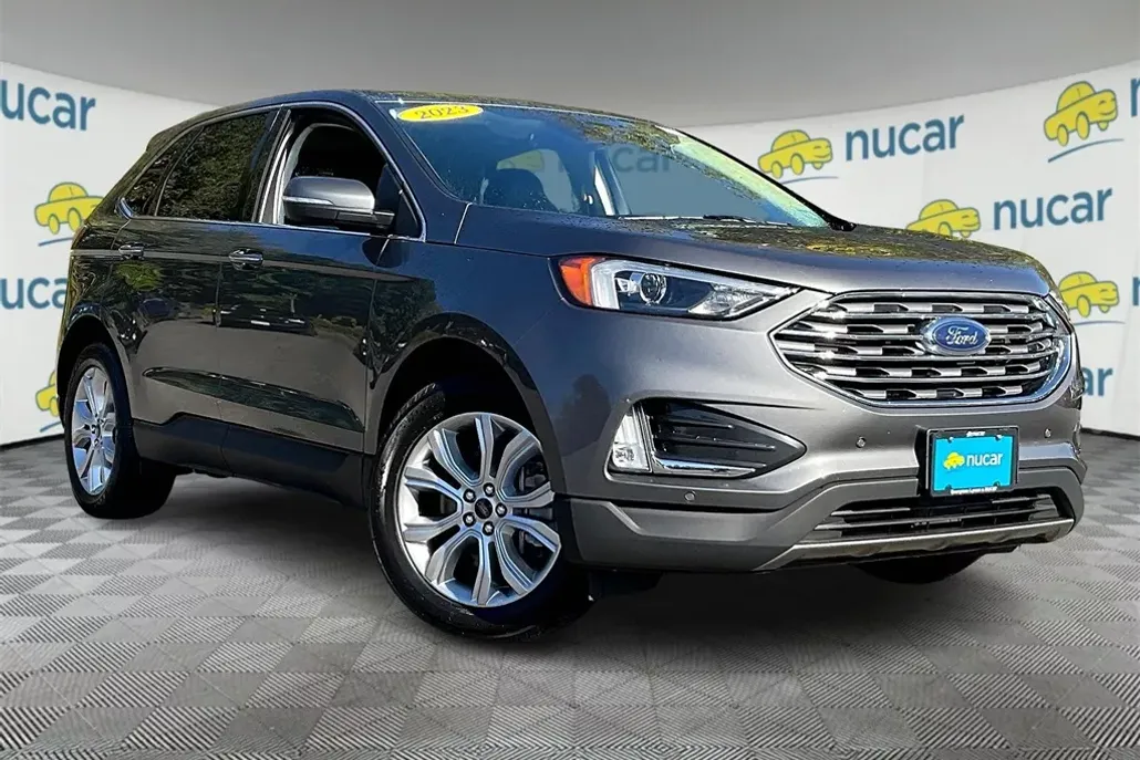 2023 Ford Edge Titanium photo 1