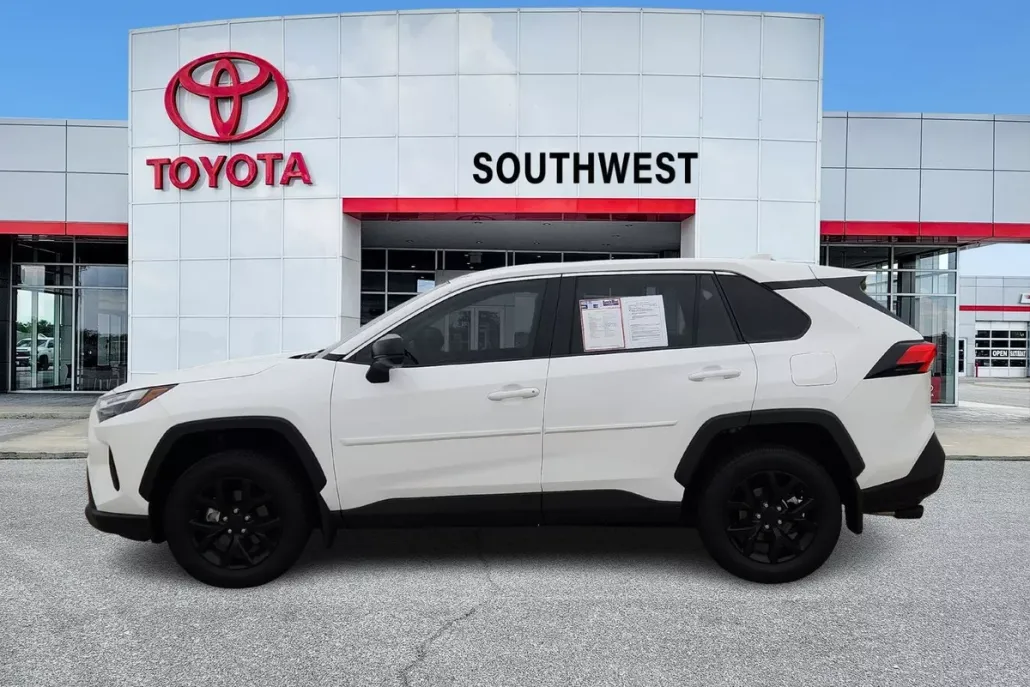 2025 Toyota RAV4 LE photo 1