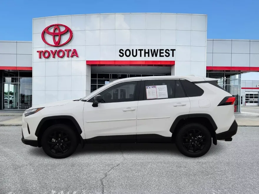 2025 Toyota RAV4 LE photo 1