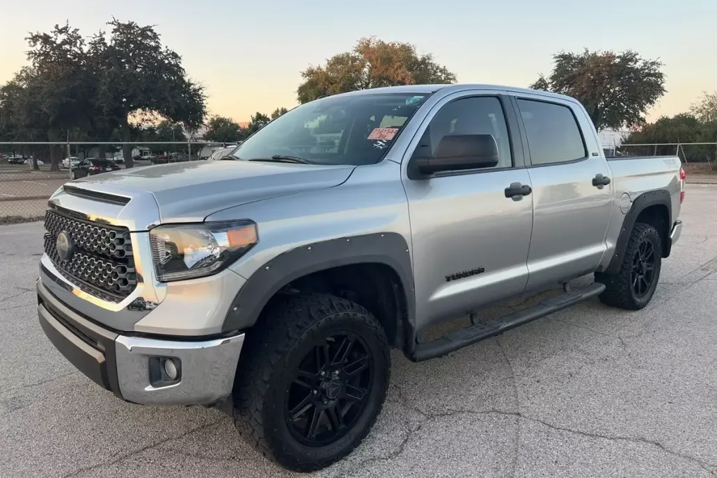 2018 Toyota Tundra SR5 photo 1