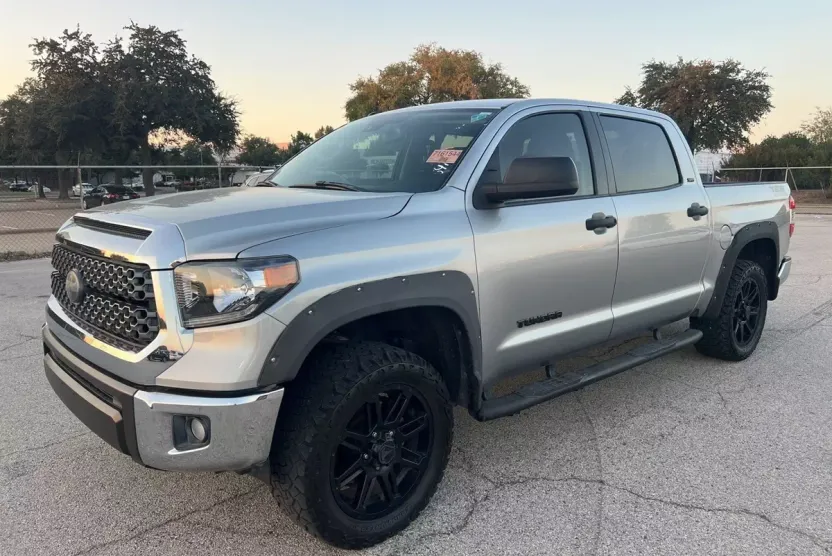 2018 Toyota Tundra SR5 photo 1
