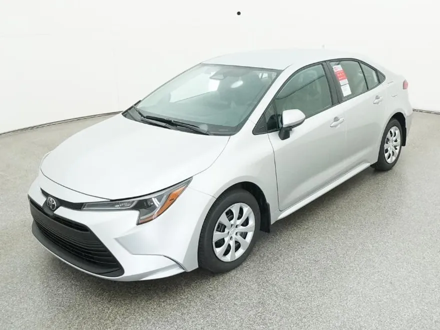 2025 Toyota Corolla LE photo 1