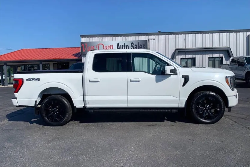 2023 Ford F-150 Lariat photo 1