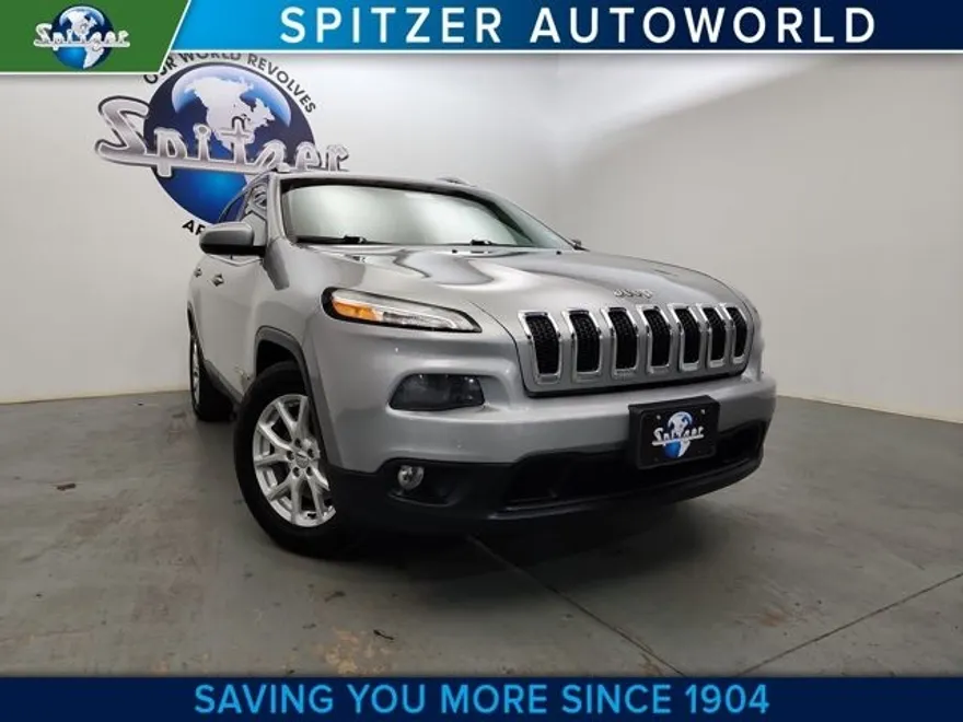 2016 Jeep Cherokee Latitude photo 1