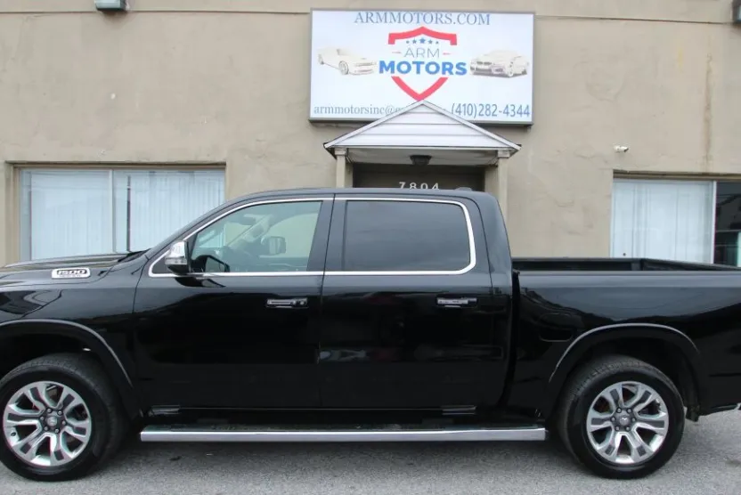 2019 Ram 1500 Laramie photo 1