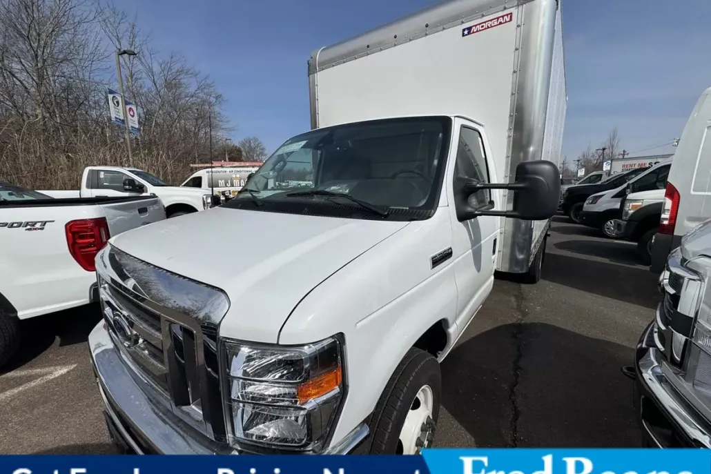 2025 Ford E-350 Base photo 1