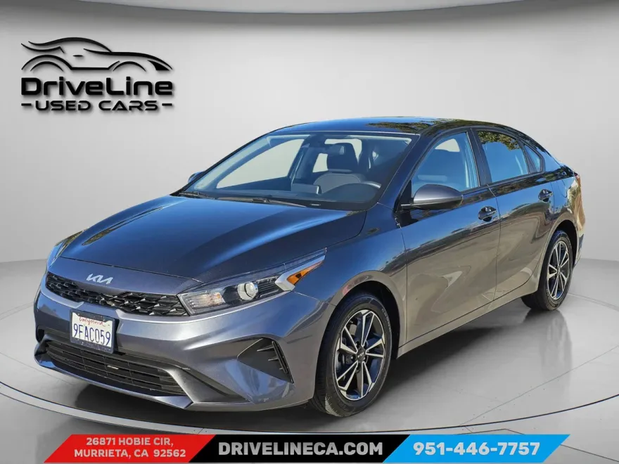 2023 Kia Forte LXS photo 1