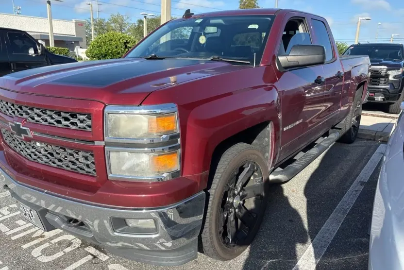 2015 Chevrolet Silverado 1500 LT photo 1