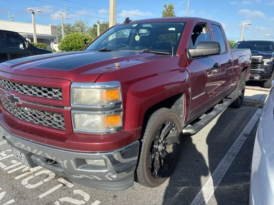 2015 Chevrolet Silverado 1500 LT photo 1