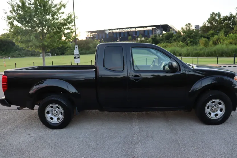 2019 Nissan Frontier S King Cab photo 1