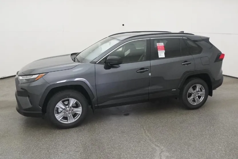 2025 Toyota RAV4 Hybrid LE photo 1