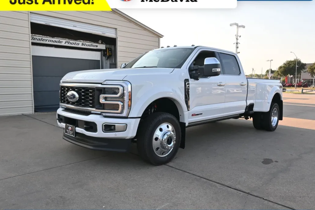 2026 Ford F-450 Platinum photo 1