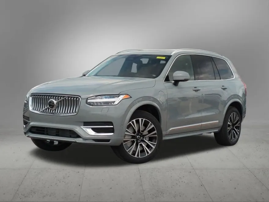 2025 Volvo XC90 T8 Plus photo 1